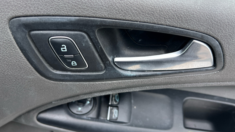 Ford Transit Connect 250 L2 Diesel 1.5 EcoBlue 100ps Limited Van Powershift